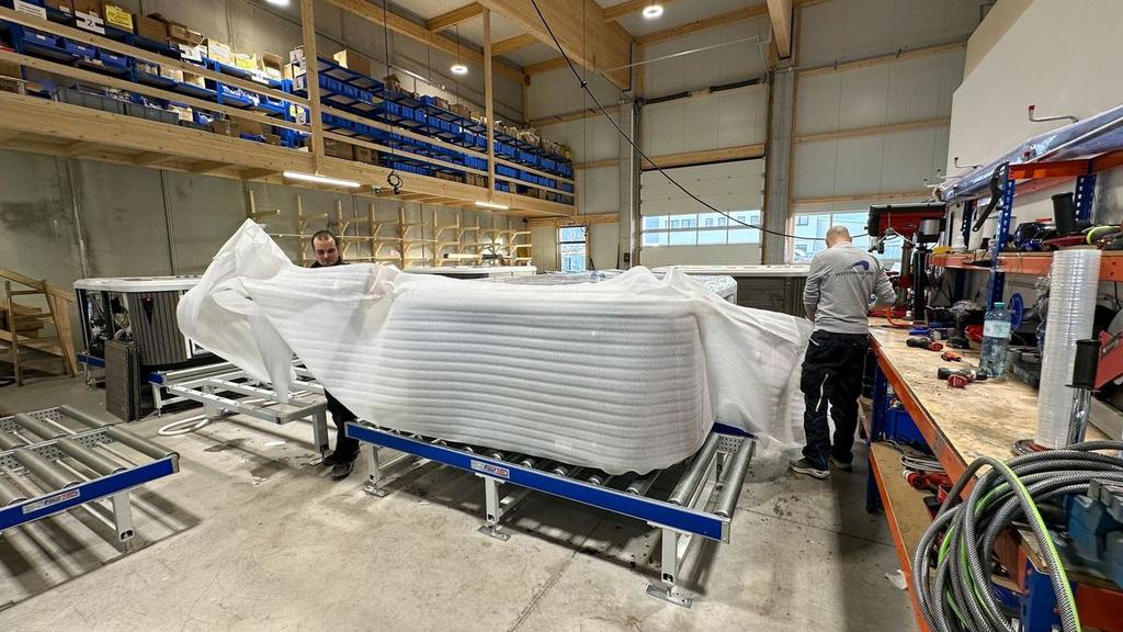 Waterwave Spas Versandvorbereitung und Schutzverpackung
